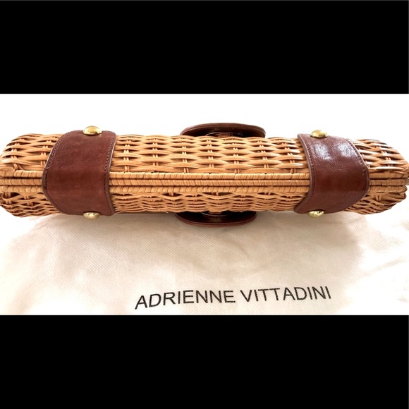 Neiman Marcus Adrienne Vittadini straw Clutch twin sided fur closure 13\